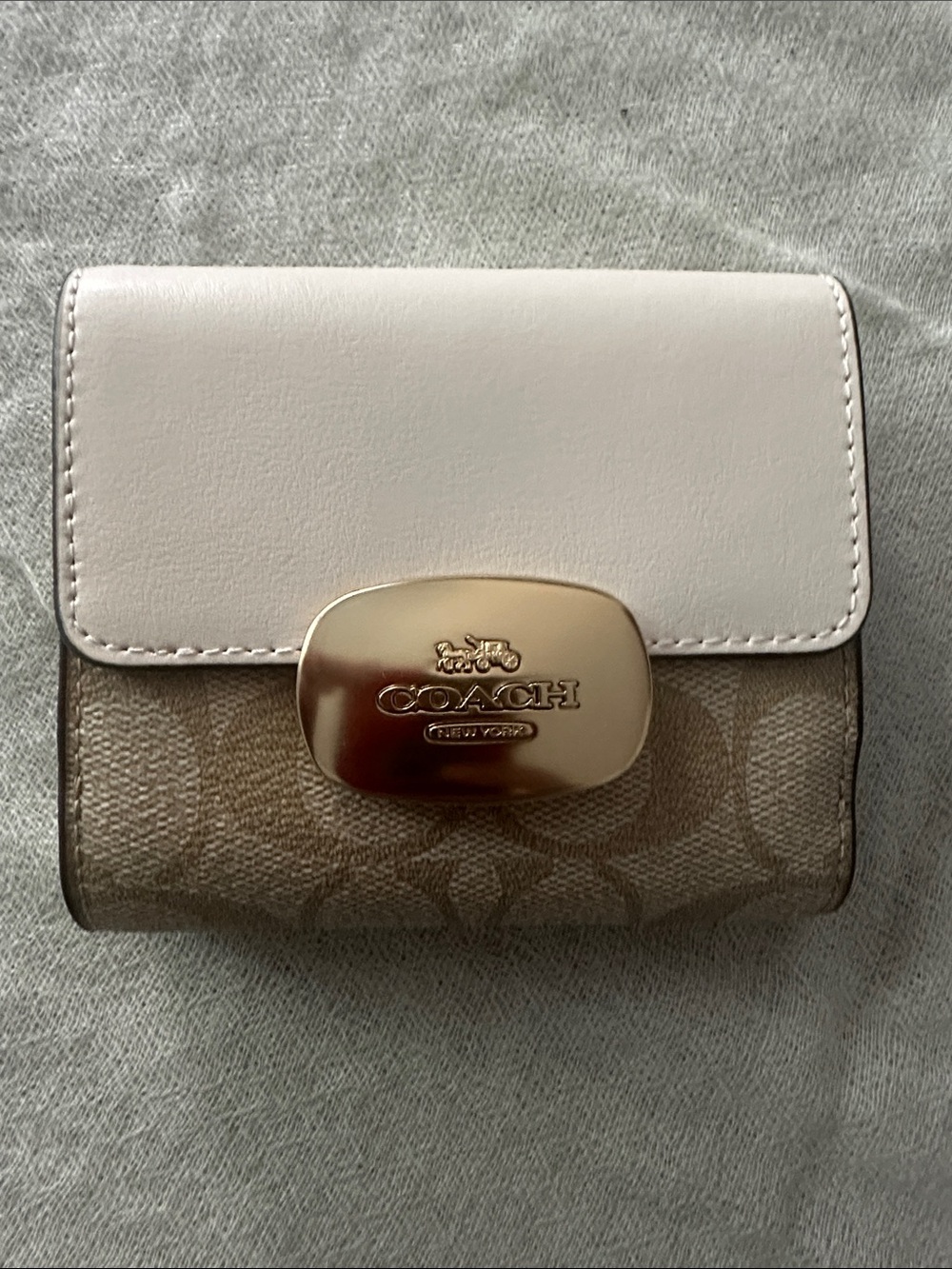 Coach Two-Tone Signature Wallet in Beige and Light Pink
